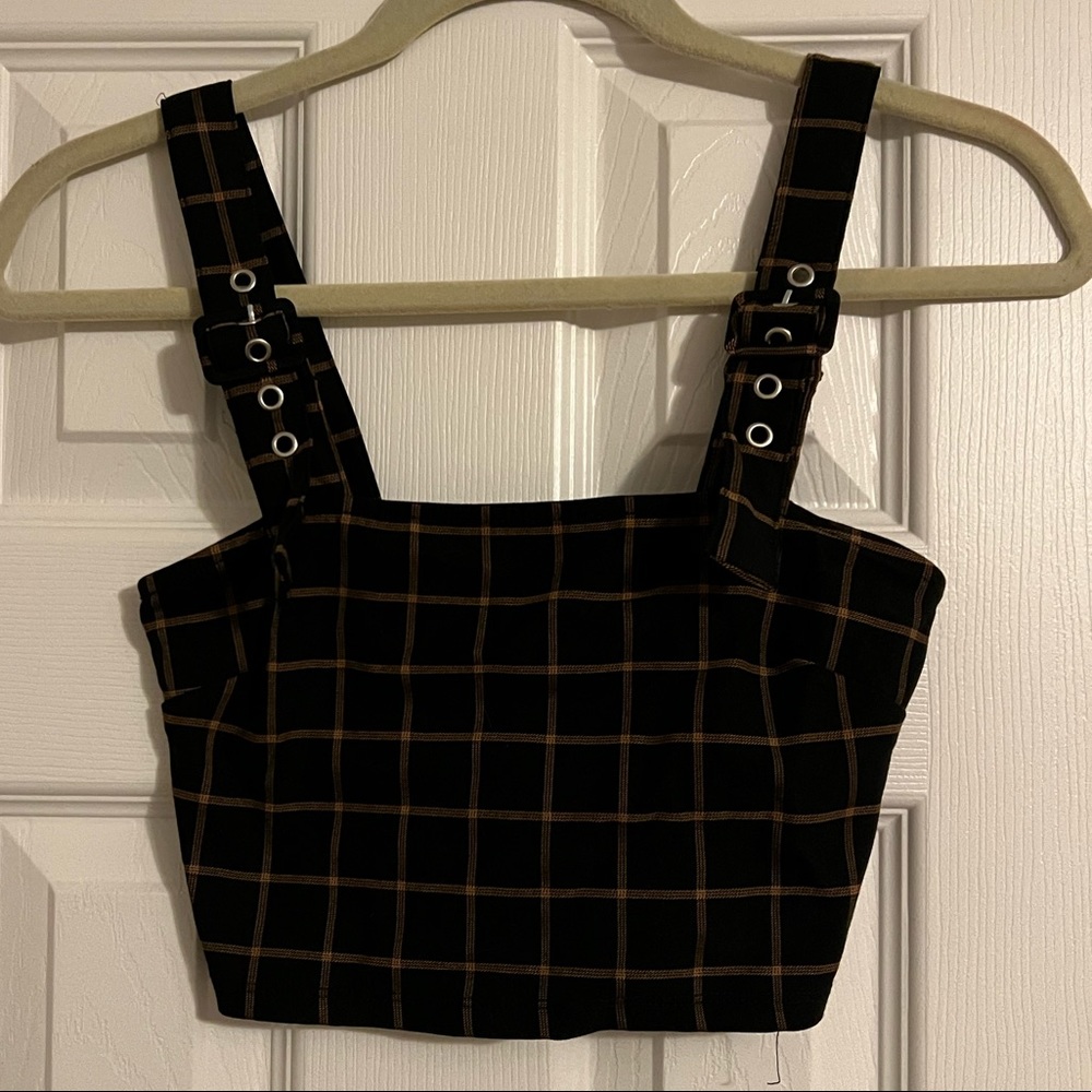 Cutest Buckle strap plaid crop top. NWT